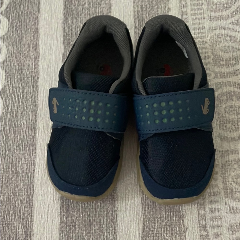 Sneakers in navy with Comfortable Fit and Lightweight Design